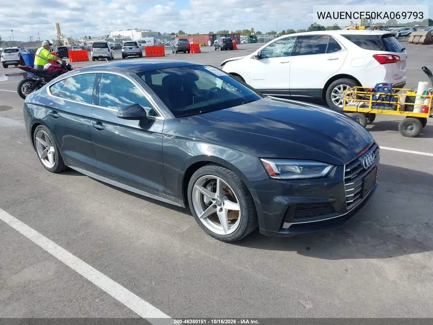 AUDI A5 2019, VIN WAUENCF50KA069793