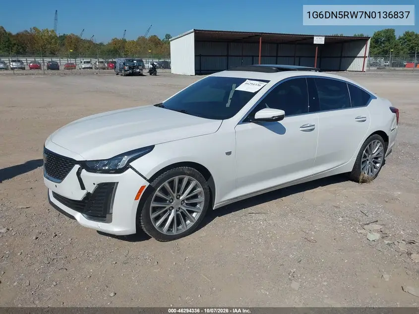 2022 CADILLAC CT5 VIN 1G6DN5RW7N0136837 — фото 2