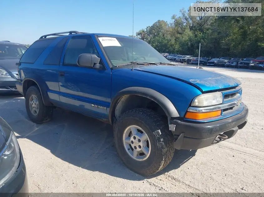 CHEVROLET BLAZER 2000, VIN 1GNCT18W1YK137684