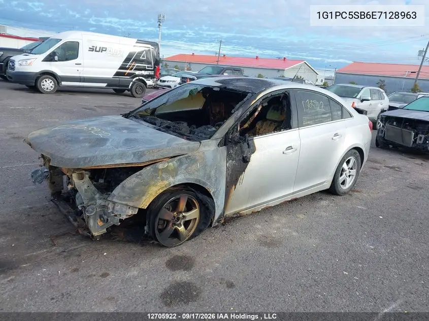 2014 CHEVROLET CRUZE VIN 1G1PC5SB6E7128963 — фото 2