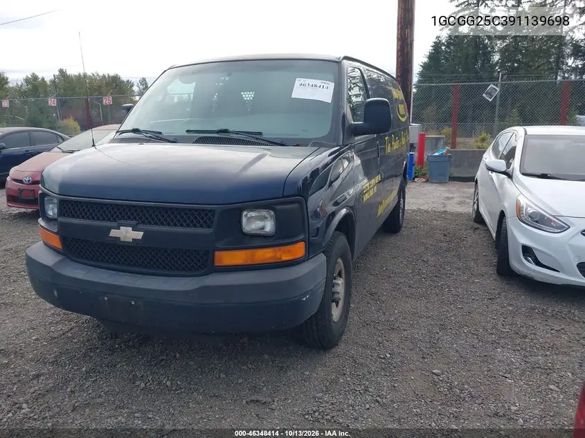 2009 CHEVROLET EXPRESS VIN 1GCGG25C391139698 — фото 2