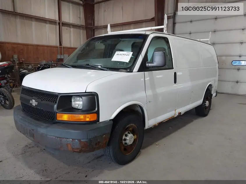 2009 CHEVROLET EXPRESS VIN 1GCGG25C991123733 — фото 2
