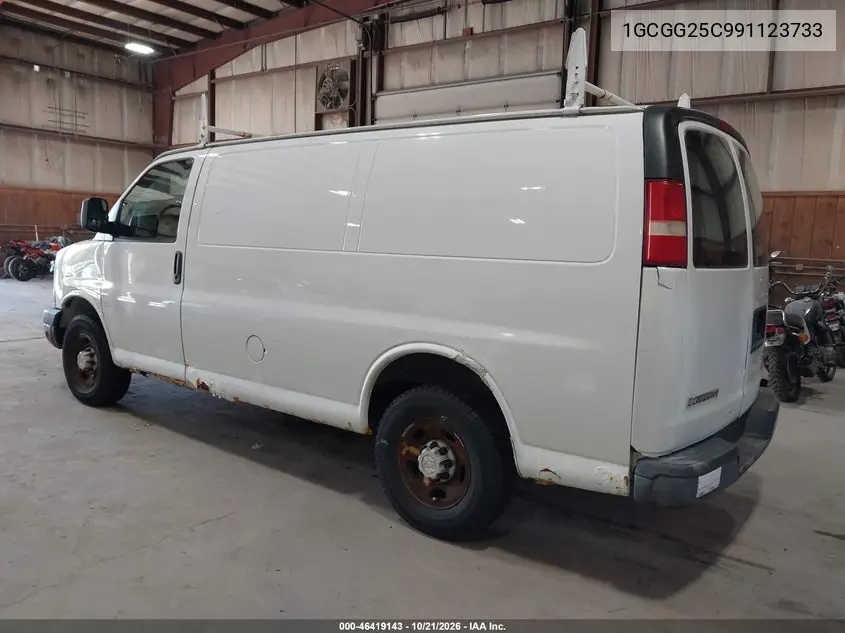 2009 CHEVROLET EXPRESS VIN 1GCGG25C991123733 — фото 3