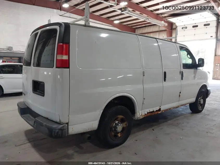 2009 CHEVROLET EXPRESS VIN 1GCGG25C991123733 — фото 4