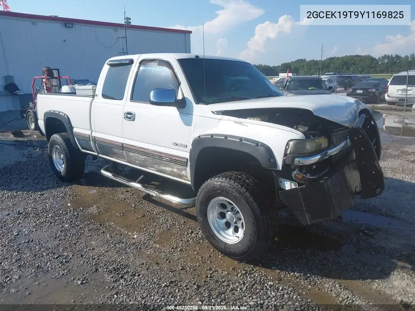 CHEVROLET SILVERADO 2000, VIN 2GCEK19T9Y1169825