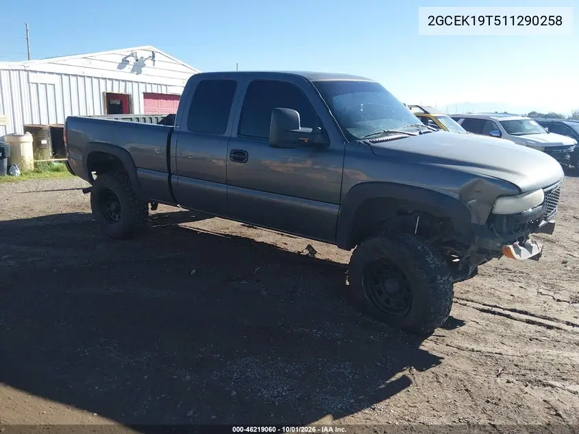 CHEVROLET SILVERADO 2001, VIN 2GCEK19T511290258