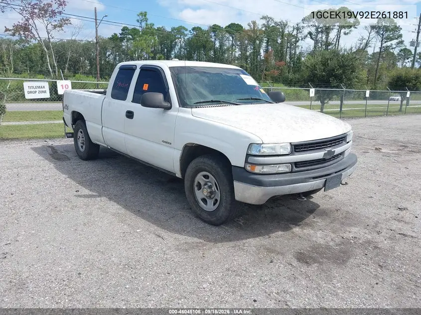 CHEVROLET SILVERADO 2002, VIN 1GCEK19V92E261881