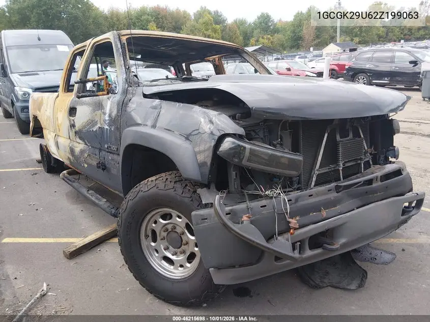 CHEVROLET SILVERADO 2002, VIN 1GCGK29U62Z199063