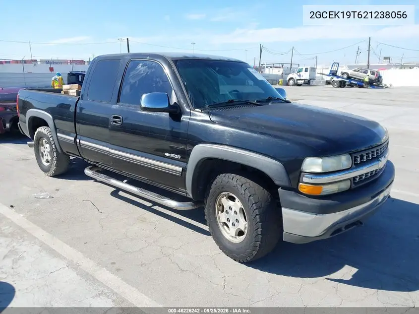 CHEVROLET SILVERADO 2002, VIN 2GCEK19T621238056