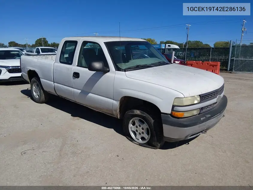 CHEVROLET SILVERADO 2002, VIN 1GCEK19T42E286136