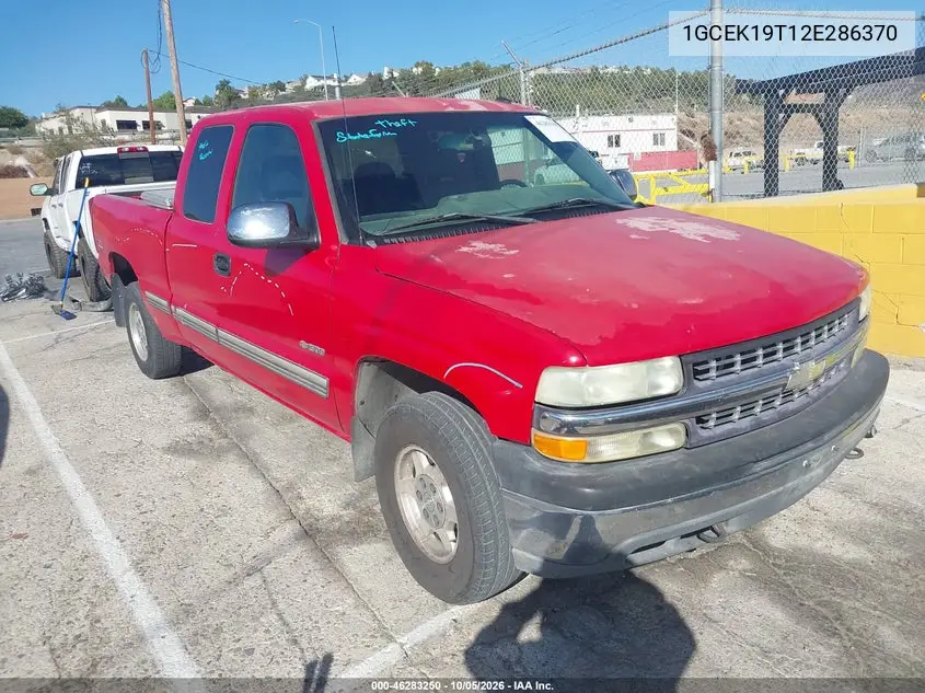 CHEVROLET SILVERADO 2002, VIN 1GCEK19T12E286370