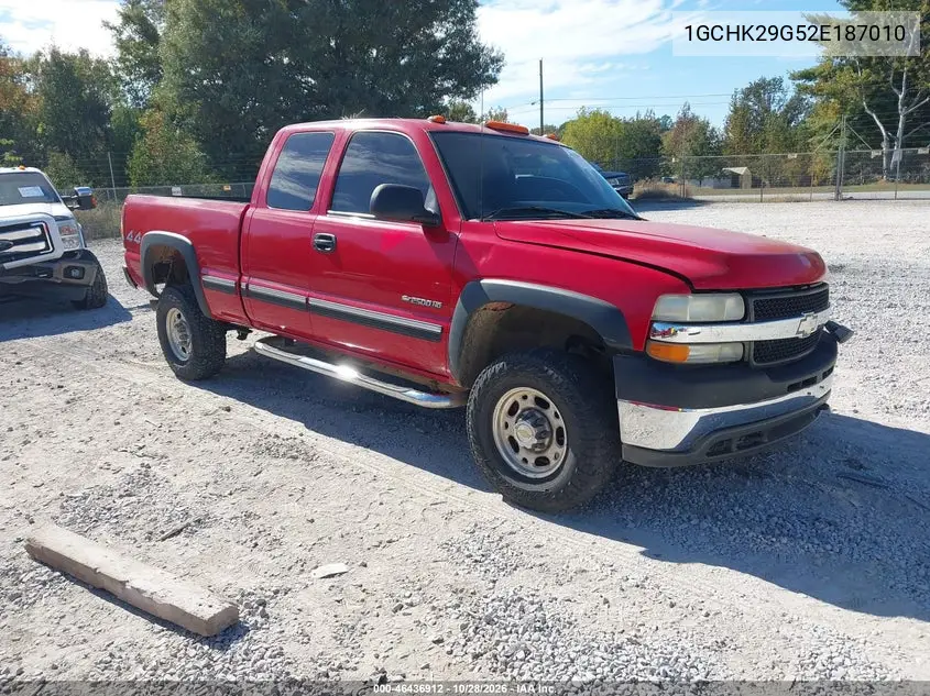 CHEVROLET SILVERADO 2002, VIN 1GCHK29G52E187010