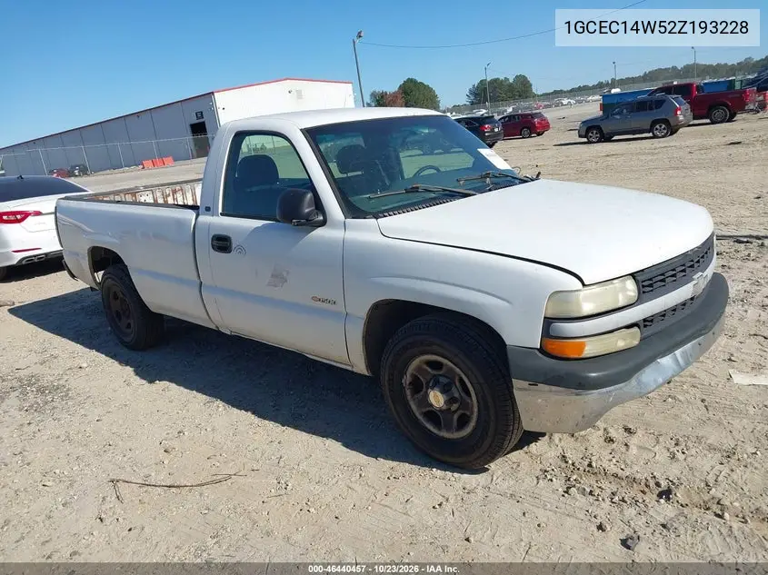 CHEVROLET SILVERADO 2002, VIN 1GCEC14W52Z193228