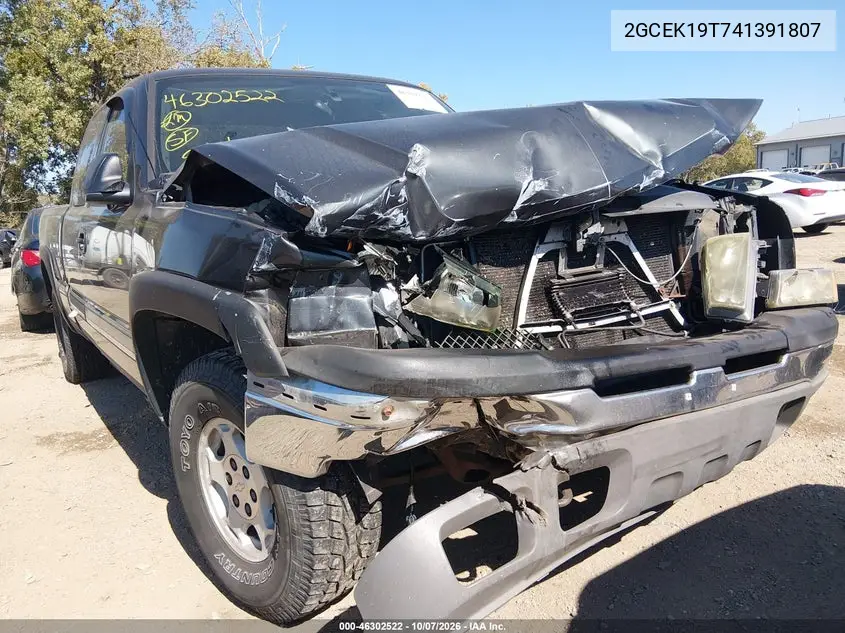 CHEVROLET SILVERADO 2004, VIN 2GCEK19T741391807
