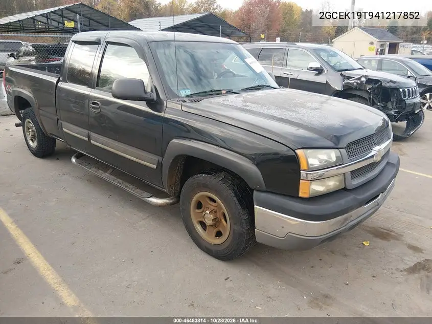 CHEVROLET SILVERADO 2004, VIN 2GCEK19T941217852