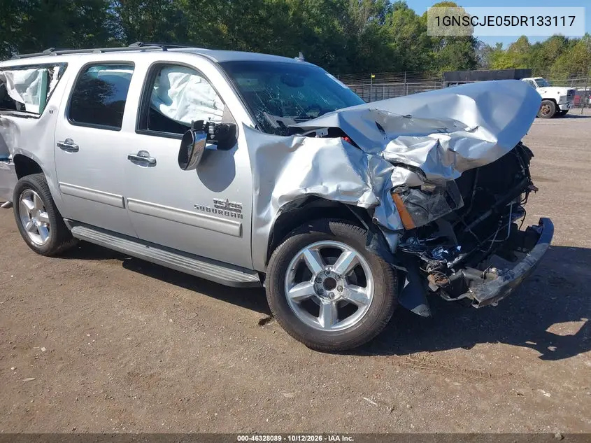 CHEVROLET SUBURBAN 2013, VIN 1GNSCJE05DR133117
