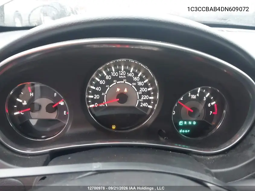 2013 CHRYSLER 200 VIN 1C3CCBAB4DN609072 — фото 7