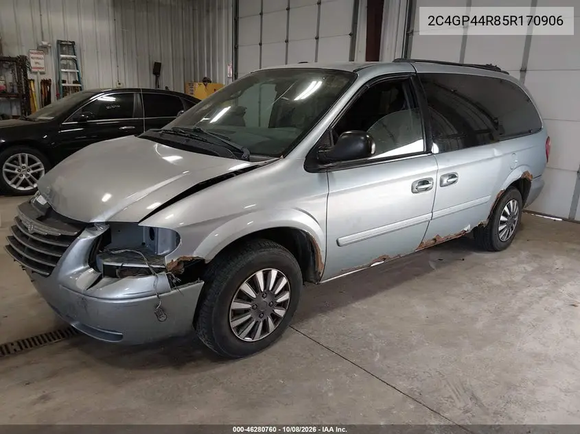 2005 CHRYSLER TOWN & COUNTRY VIN 2C4GP44R85R170906 — фото 2