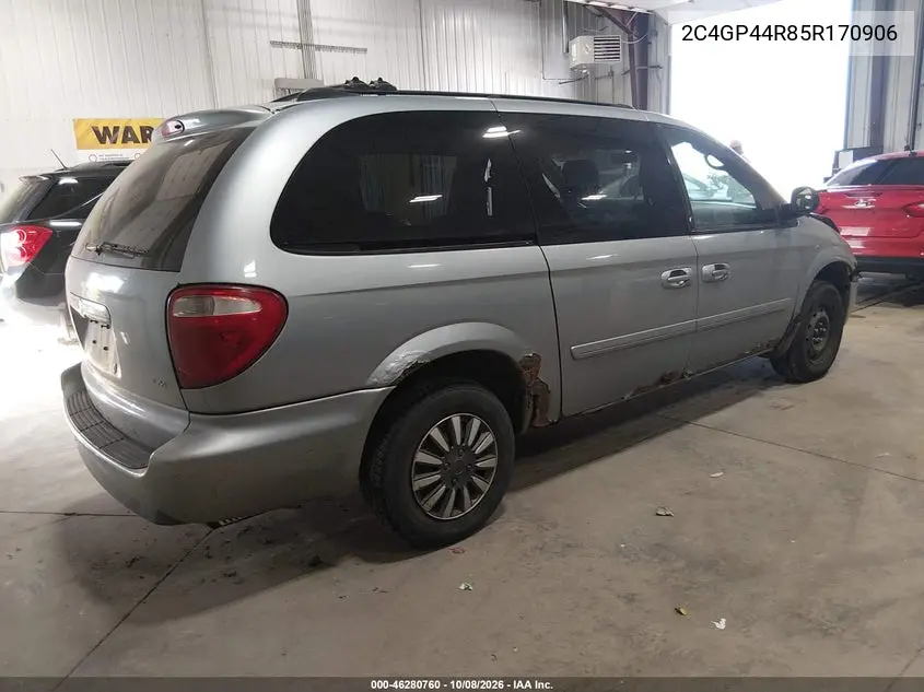 2005 CHRYSLER TOWN & COUNTRY VIN 2C4GP44R85R170906 — фото 4