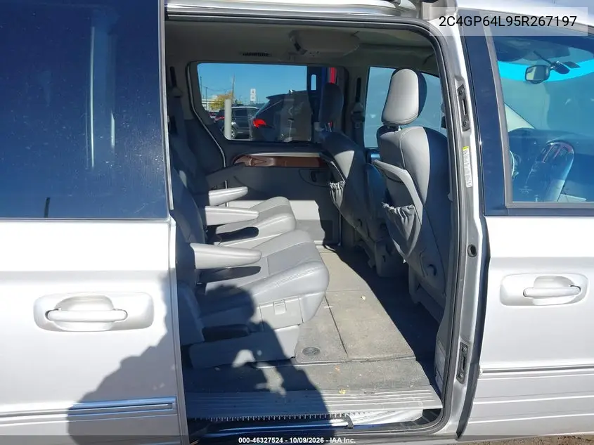 2005 CHRYSLER TOWN & COUNTRY VIN 2C4GP64L95R267197 — фото 8