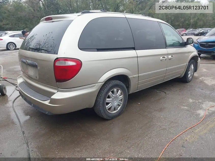 2005 CHRYSLER TOWN & COUNTRY VIN 2C8GP64L05R123701 — фото 4