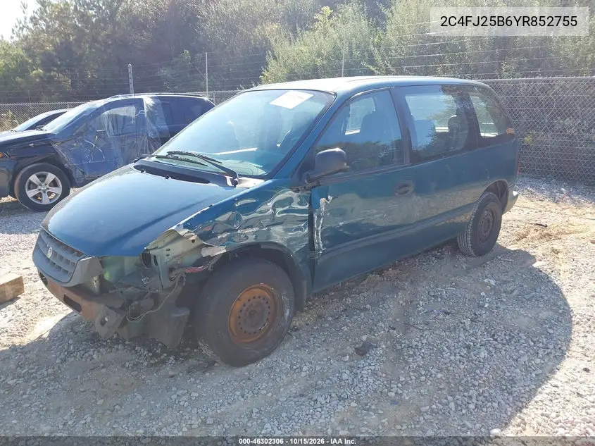 2000 CHRYSLER VOYAGER VIN 2C4FJ25B6YR852755 — фото 2