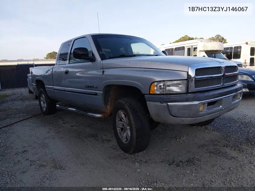 DODGE RAM 2000, VIN 1B7HC13Z3YJ146067