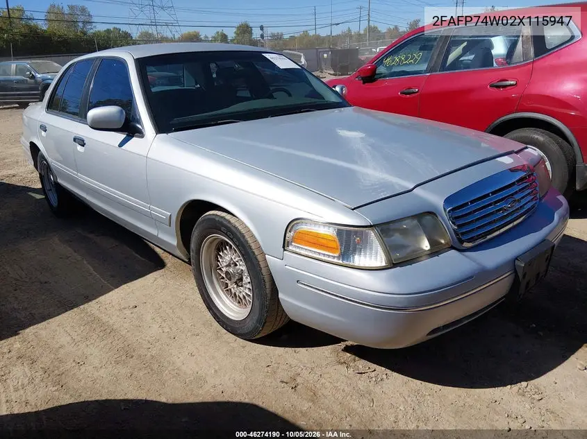 FORD CROWN VICTORIA 2002, VIN 2FAFP74W02X115947
