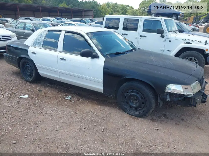FORD CROWN VICTORIA 2009, VIN 2FAHP71V19X141052