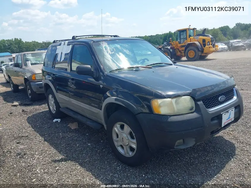 FORD ESCAPE 2002, VIN 1FMYU03112KC39071