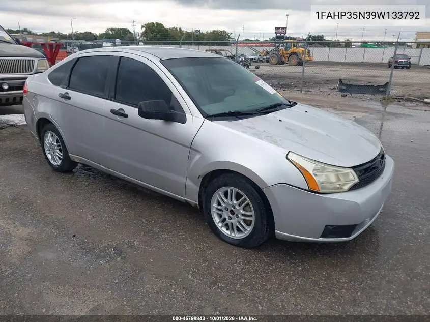 FORD FOCUS 2009, VIN 1FAHP35N39W133792