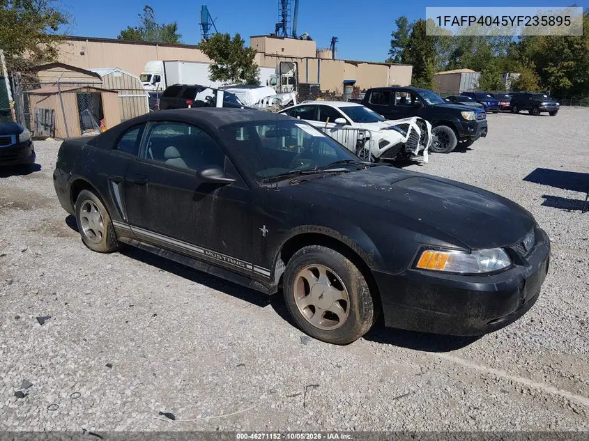 FORD MUSTANG 2000, VIN 1FAFP4045YF235895