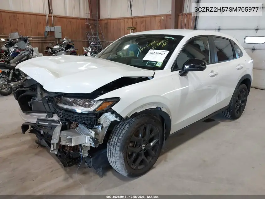 2025 HONDA HR-V VIN 3CZRZ2H57SM705977 — фото 2