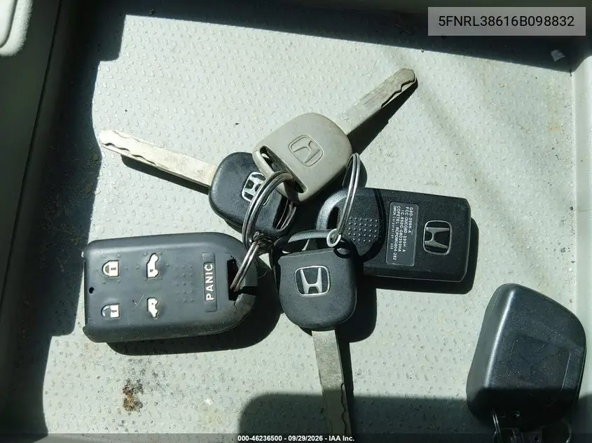 2006 HONDA ODYSSEY VIN 5FNRL38616B098832 — фото 11