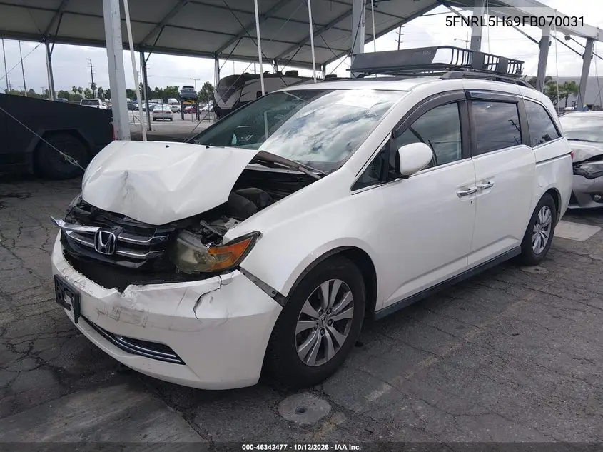 2015 HONDA ODYSSEY VIN 5FNRL5H69FB070031 — фото 2