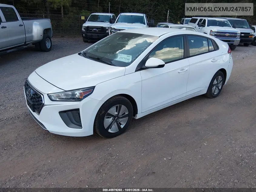 2021 HYUNDAI IONIQ VIN KMHC65LCXMU247857 — фото 2