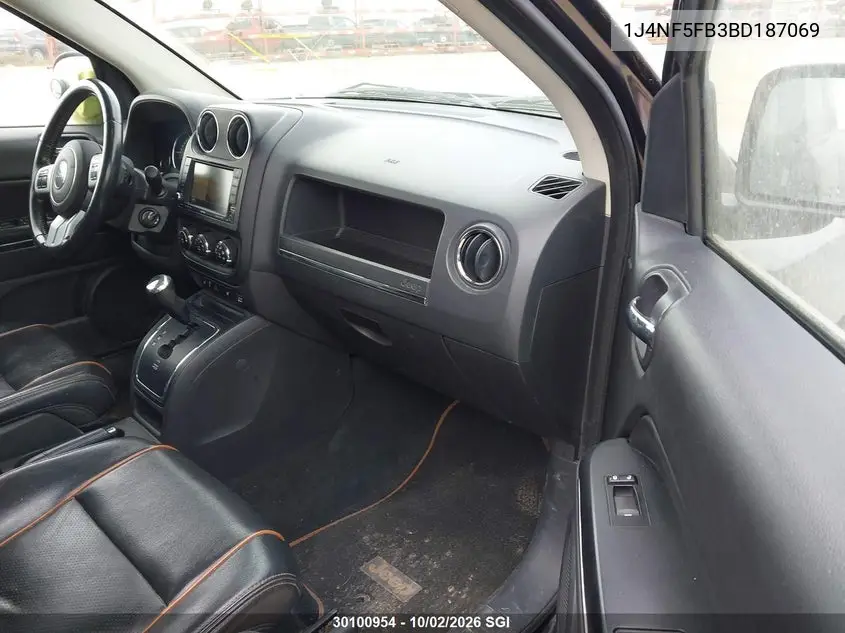 2011 JEEP COMPASS VIN 1J4NF5FB3BD187069 — фото 5