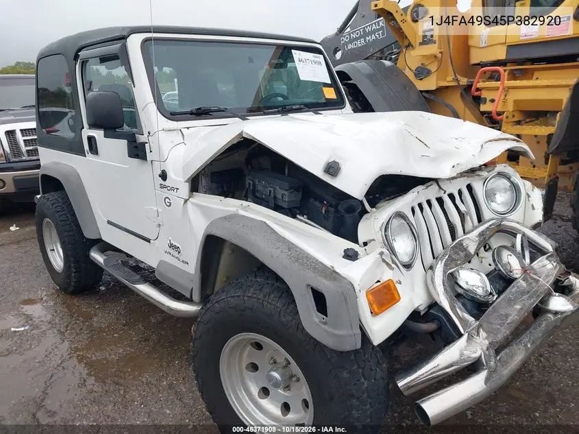 JEEP WRANGLER 2005, VIN 1J4FA49S45P382920