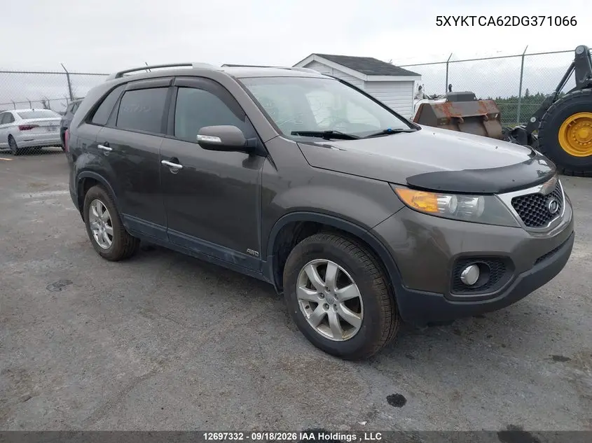 KIA SORENTO 2013, VIN 5XYKTCA62DG371066