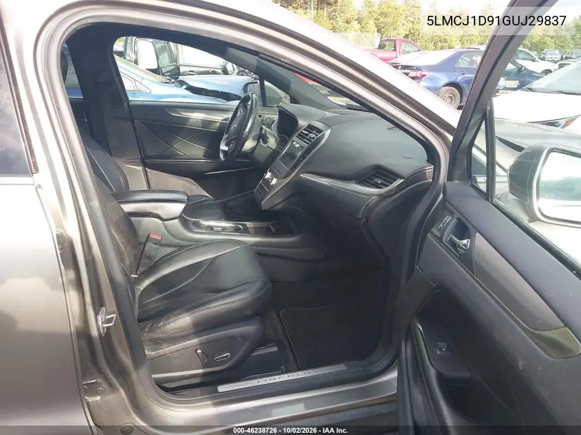 2016 LINCOLN MKC VIN 5LMCJ1D91GUJ29837 — фото 5