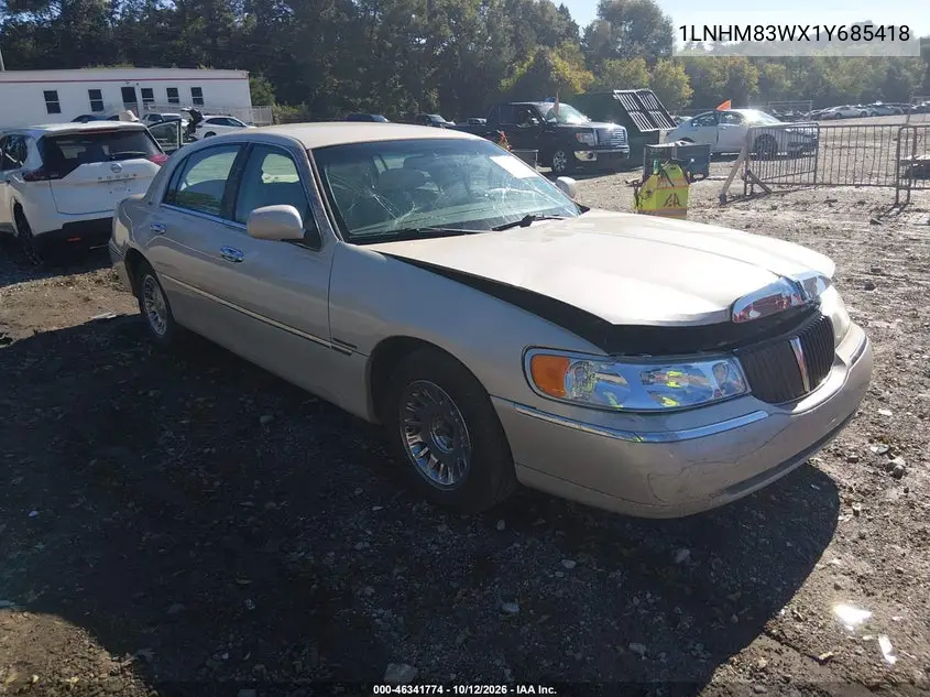 LINCOLN TOWN CAR 2001, VIN 1LNHM83WX1Y685418