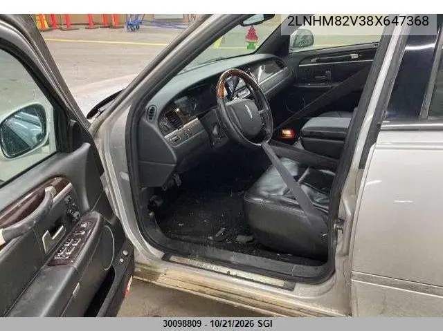 2008 LINCOLN TOWN CAR VIN 2LNHM82V38X647368 — фото 4