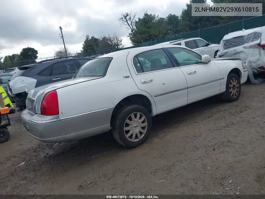 2009 LINCOLN TOWN CAR VIN 2LNHM82V29X610815 — фото 4