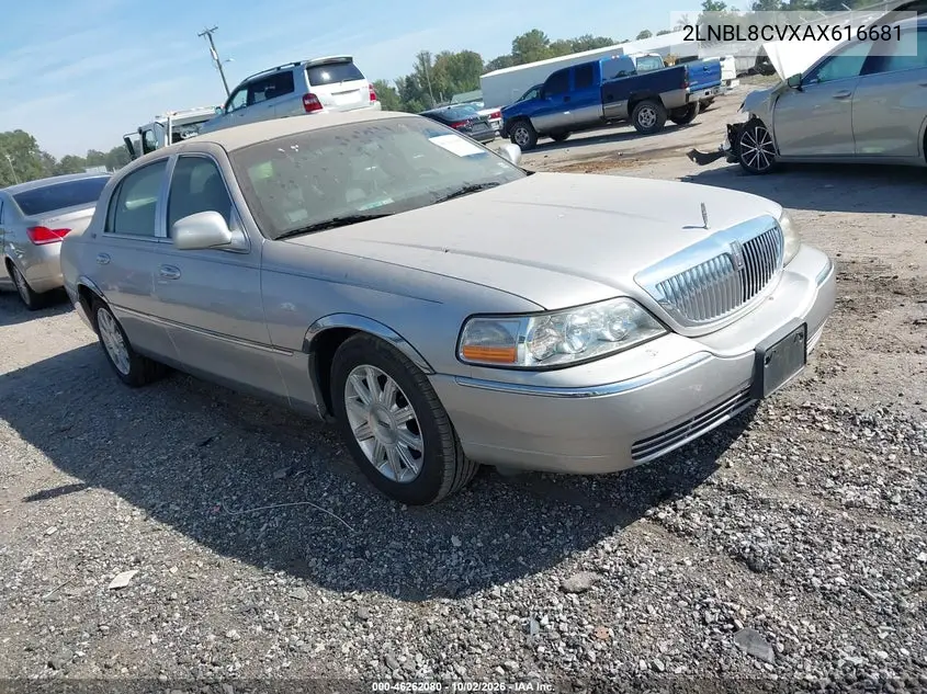 LINCOLN TOWN CAR 2010, VIN 2LNBL8CVXAX616681