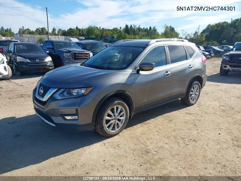 2017 NISSAN ROGUE VIN 5N1AT2MV2HC744301 — фото 2