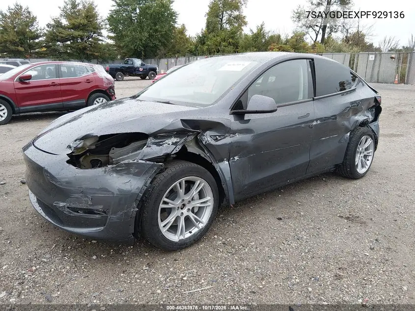 2023 TESLA MODEL Y VIN 7SAYGDEEXPF929136 — фото 2