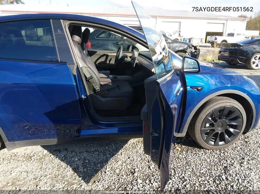 2024 TESLA MODEL Y VIN 7SAYGDEE4RF051562 — фото 5