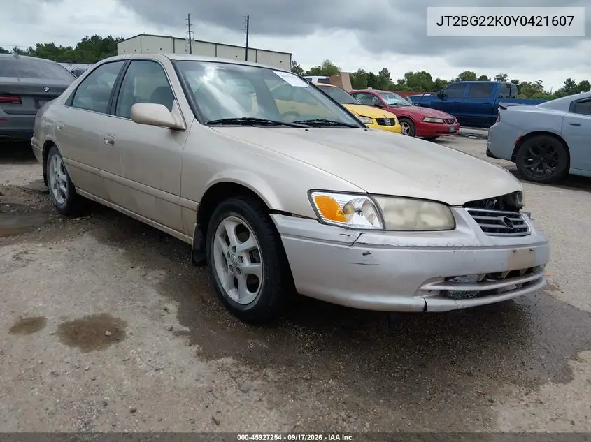 TOYOTA CAMRY 2000, VIN JT2BG22K0Y0421607