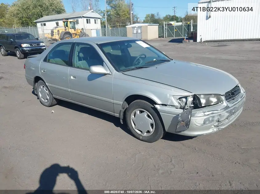TOYOTA CAMRY 2000, VIN 4T1BG22K3YU010634