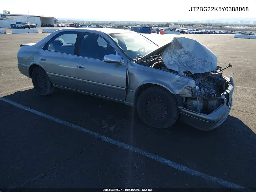 TOYOTA CAMRY 2000, VIN JT2BG22K5Y0388068